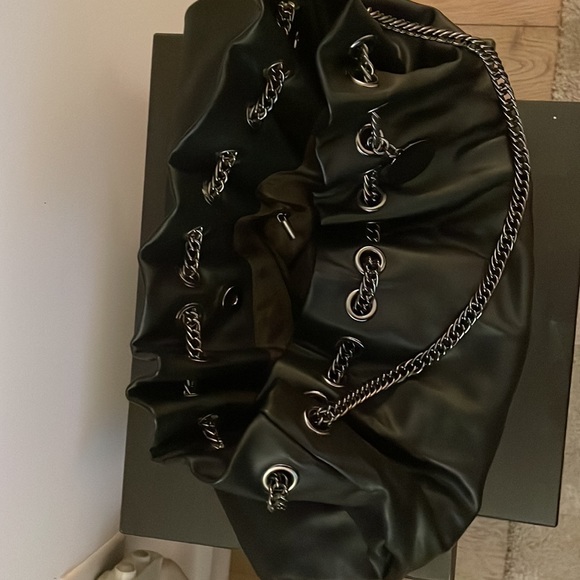 Black Hobo Bag with scrunch strap - Picture 3 of 4